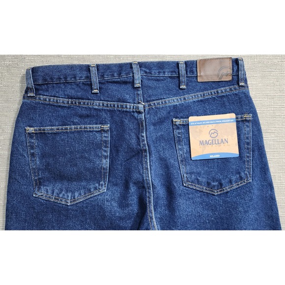 Magellan Outdoors Mens Relaxed Fit Straight Leg Blue Denim Jeans 36x32 - Picture 8 of 10